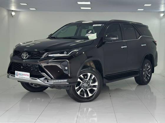 TOYOTA HILUX SW4 2.8 D-4D TURBO DIESEL SRX PLATINUM 4X4 AUTOMÁTICO